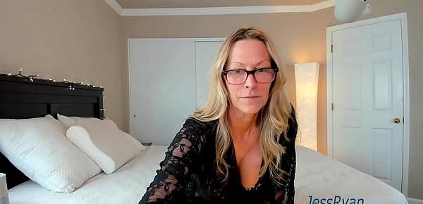  Milf On Cam Teasing And Flashing